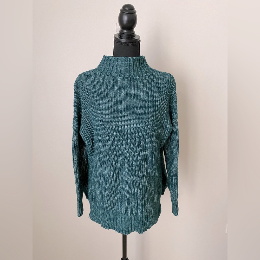 New without tags. Green sweater. Brand Maurices. Size L